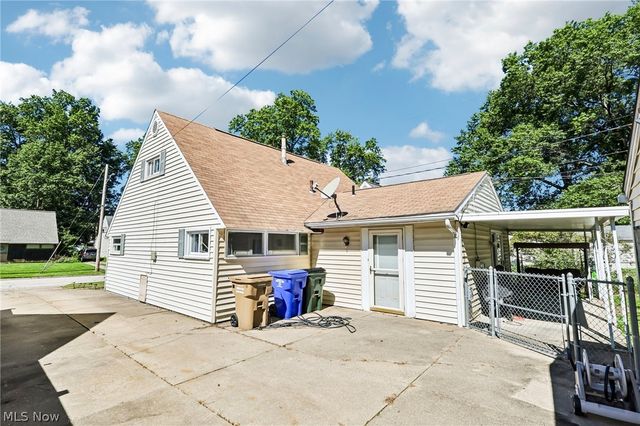1769 Windsor Street, Cuyahoga Falls, OH 44221