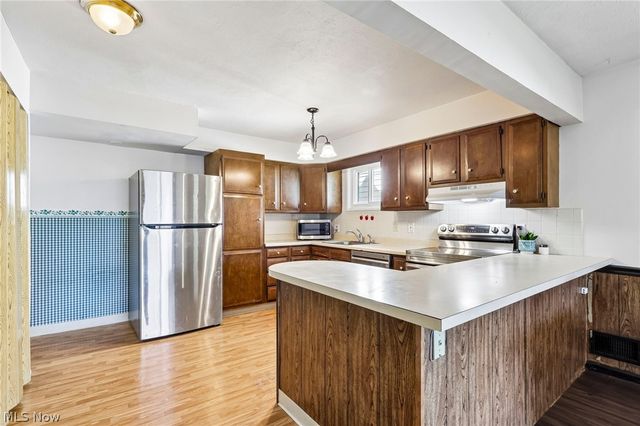 1769 Windsor Street, Cuyahoga Falls, OH 44221