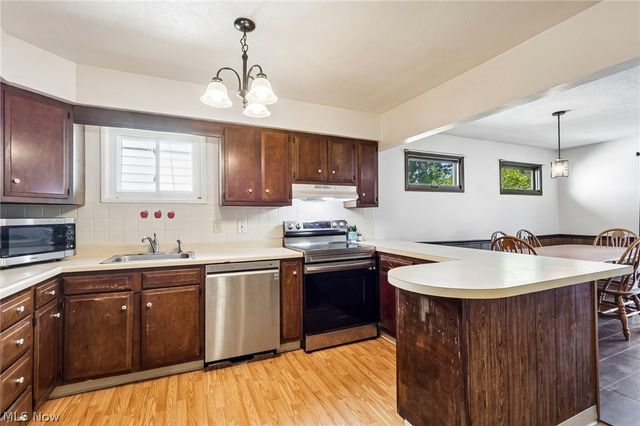 1769 Windsor Street, Cuyahoga Falls, OH 44221
