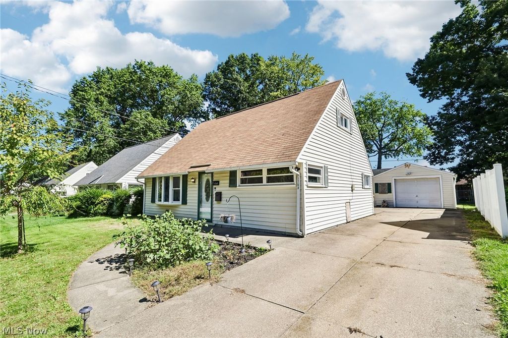 1769 Windsor Street, Cuyahoga Falls, OH 44221