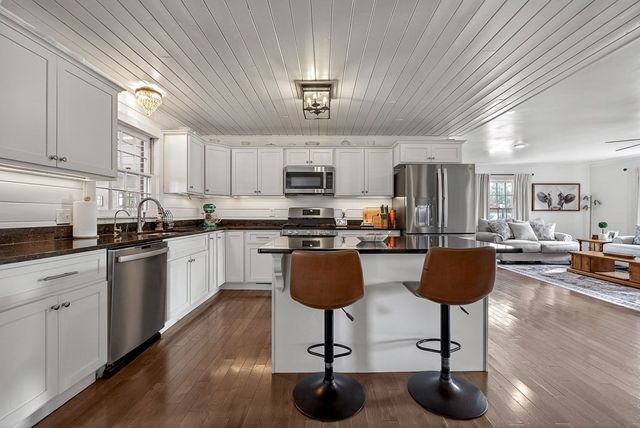 212 Oakland Dr, Sparta, TN 38583