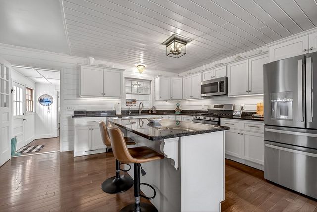 212 Oakland Dr, Sparta, TN 38583