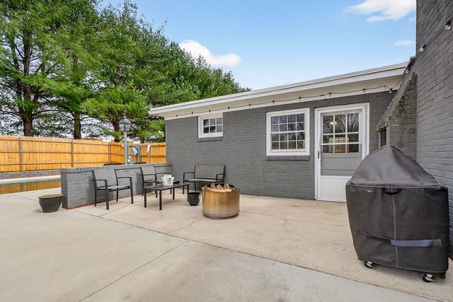 212 Oakland Dr, Sparta, TN 38583