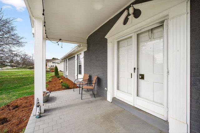 212 Oakland Dr, Sparta, TN 38583