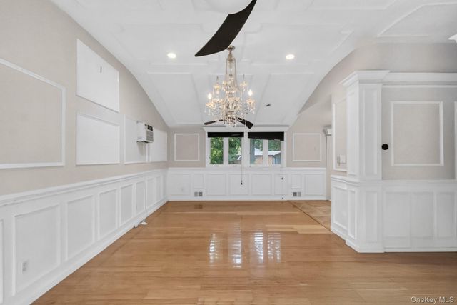 14 Branch Lane, East Setauket, NY 11733