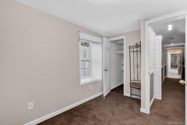 14 Branch Lane, East Setauket, NY 11733