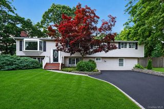 14 Branch Lane, East Setauket, NY 11733