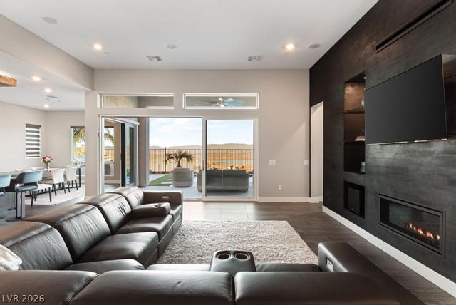 36 Thorn Creek Street, Henderson, NV 89011