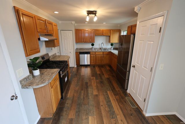 1940 Renfrew Drive, South Bend, IN 46614