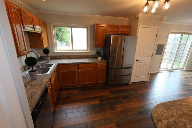1940 Renfrew Drive, South Bend, IN 46614