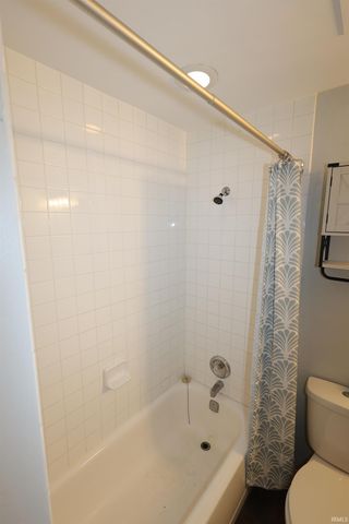 1940 Renfrew Drive, South Bend, IN 46614