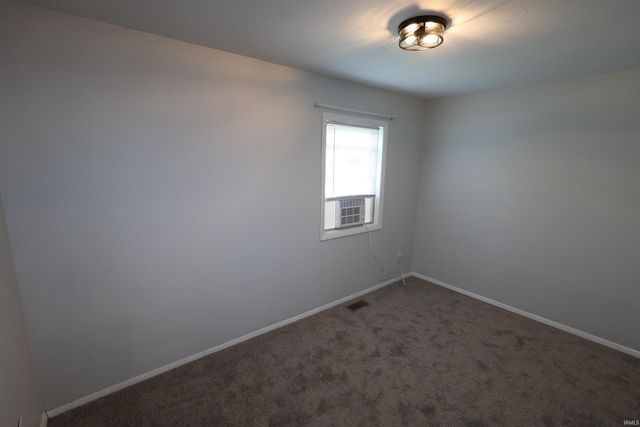 1940 Renfrew Drive, South Bend, IN 46614