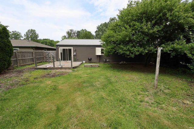 1940 Renfrew Drive, South Bend, IN 46614
