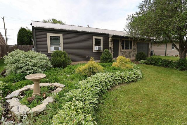 1940 Renfrew Drive, South Bend, IN 46614