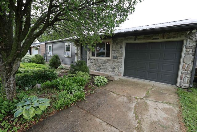 1940 Renfrew Drive, South Bend, IN 46614