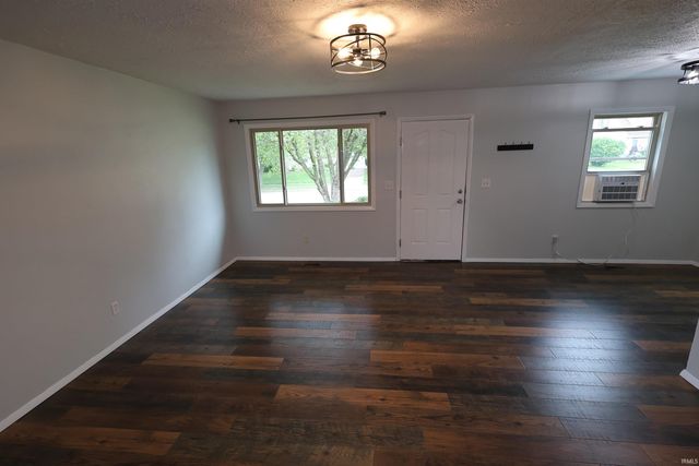 1940 Renfrew Drive, South Bend, IN 46614