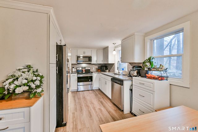 1605 Route 197, Woodstock, CT 06281