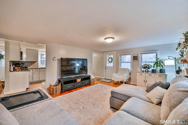 1605 Route 197, Woodstock, CT 06281