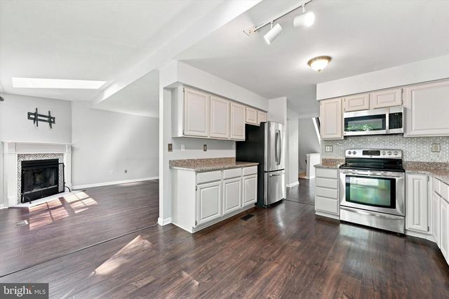 40 MAY APPLE DR, Downingtown, PA 19335