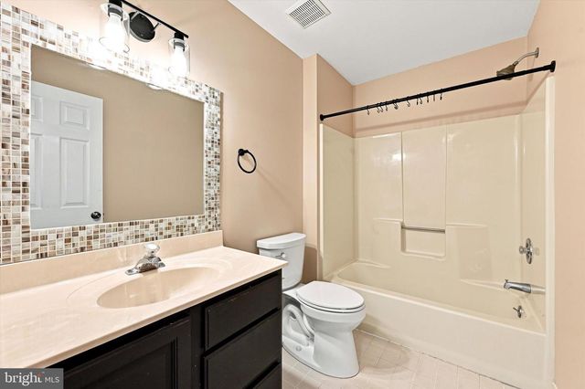 40 MAY APPLE DR, Downingtown, PA 19335
