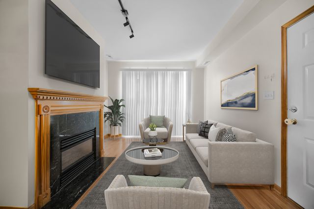 1214 W Ohio Street, Chicago, IL 60642