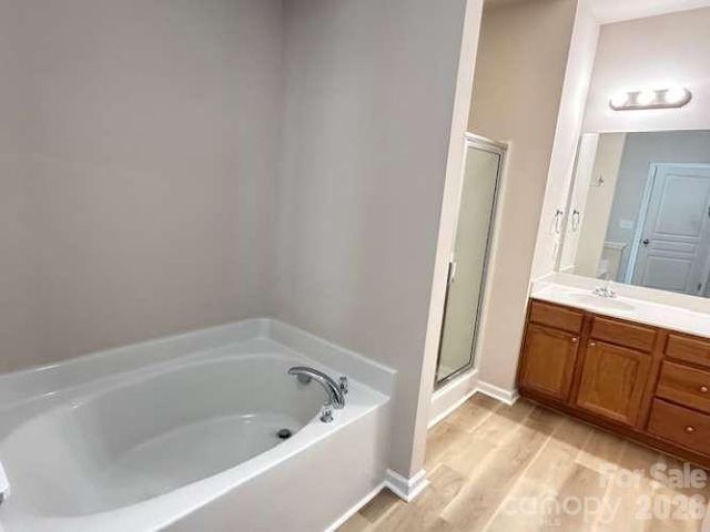 18001 Delmas Drive 2E, Cornelius, NC 28031
