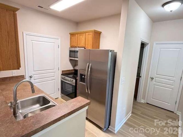 18001 Delmas Drive 2E, Cornelius, NC 28031