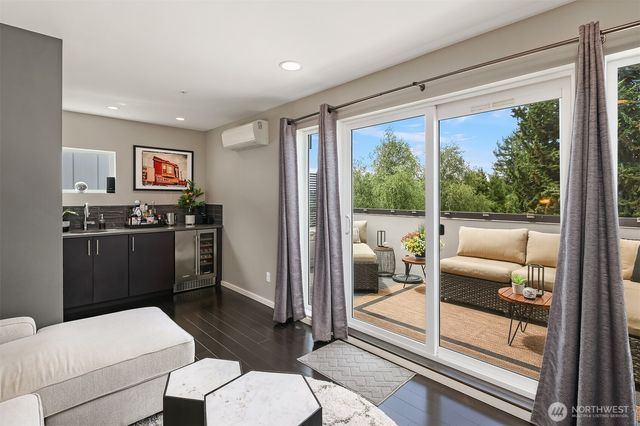 8765 15th Avenue NW, Seattle, WA 98117