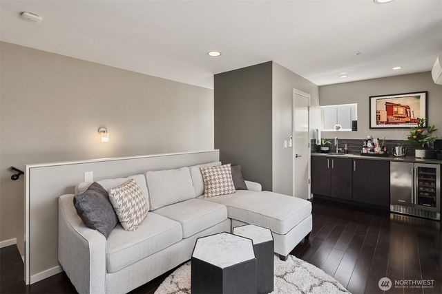 8765 15th Avenue NW, Seattle, WA 98117