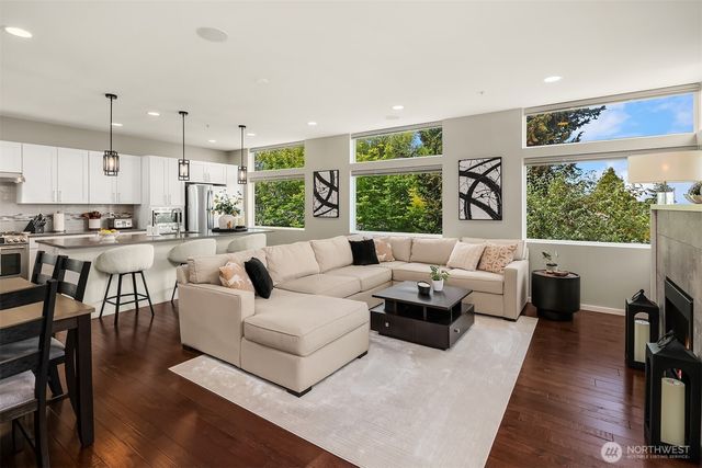 8765 15th Avenue NW, Seattle, WA 98117