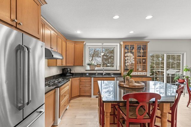 5001 Kelsey Terrace, Edina, MN 55436