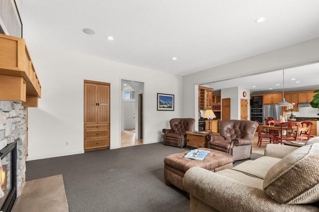 5001 Kelsey Terrace, Edina, MN 55436