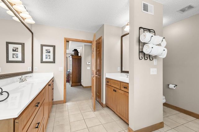 5001 Kelsey Terrace, Edina, MN 55436