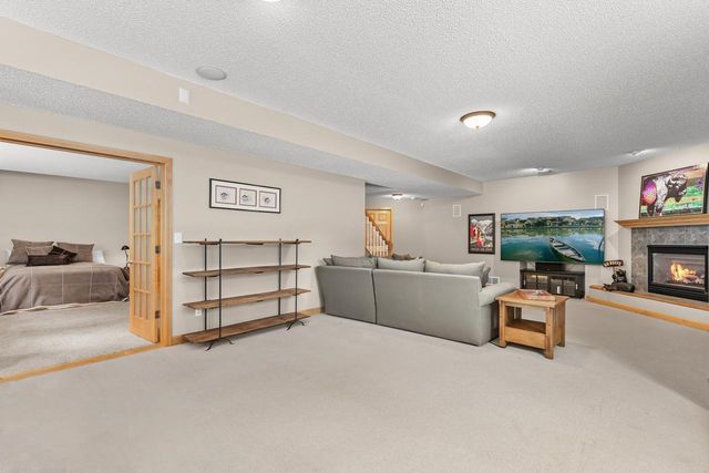 5001 Kelsey Terrace, Edina, MN 55436