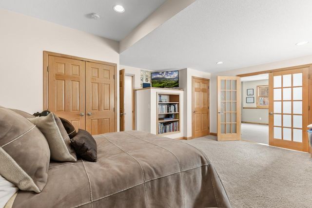 5001 Kelsey Terrace, Edina, MN 55436