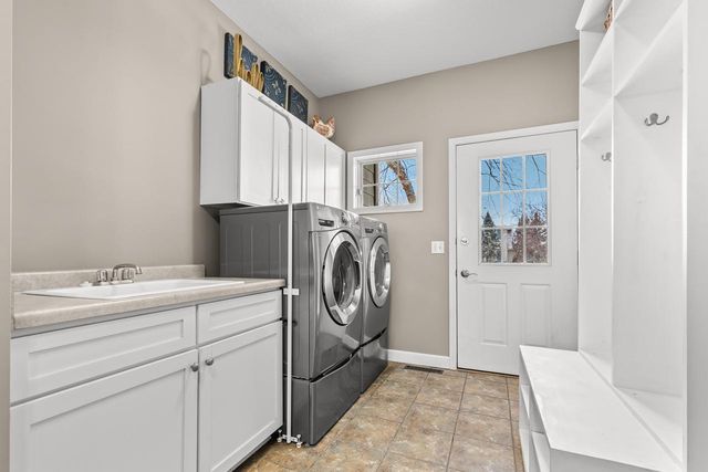 5001 Kelsey Terrace, Edina, MN 55436