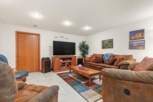 1105 David Drive, Marshall, MN 56258