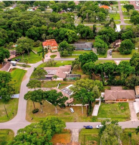 8210 WESTRIDGE DRIVE, Tampa, FL 33615
