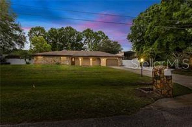 8210 WESTRIDGE DRIVE, Tampa, FL 33615