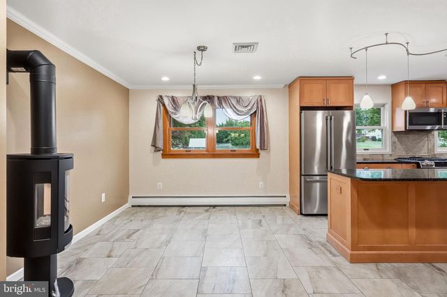 1939 STIRLING DR, Lansdale, PA 19446