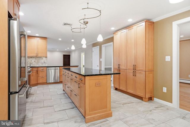 1939 STIRLING DR, Lansdale, PA 19446