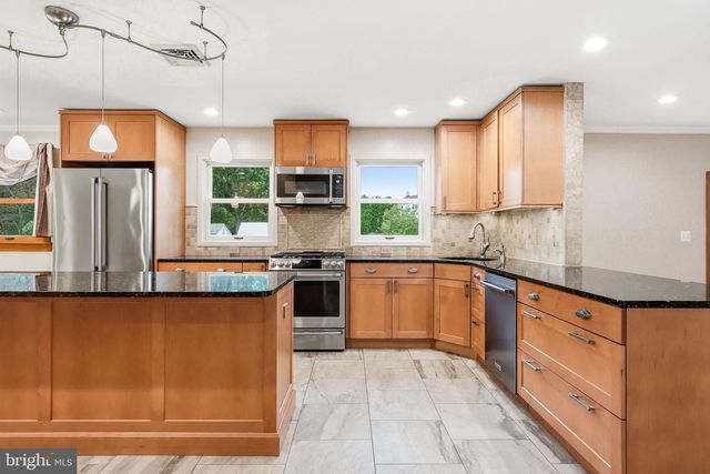 1939 STIRLING DR, Lansdale, PA 19446
