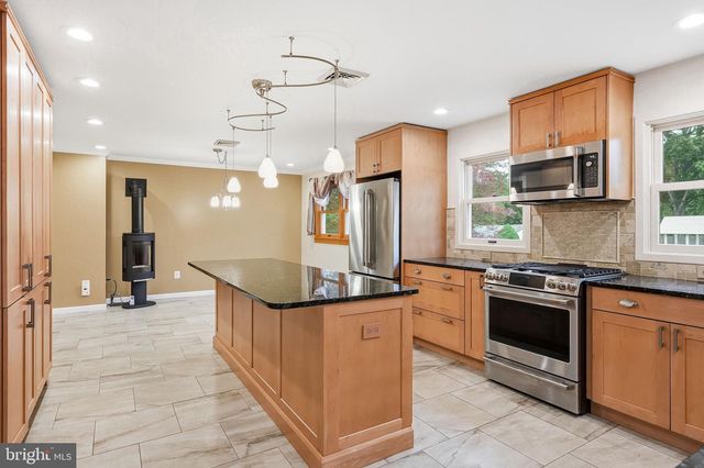 1939 STIRLING DR, Lansdale, PA 19446