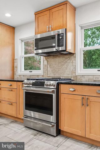 1939 STIRLING DR, Lansdale, PA 19446