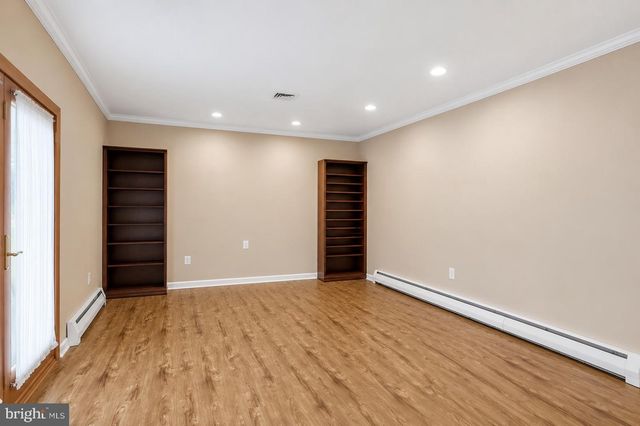 1939 STIRLING DR, Lansdale, PA 19446