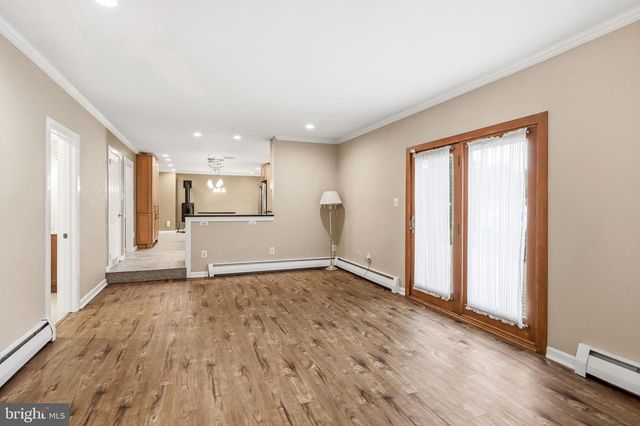 1939 STIRLING DR, Lansdale, PA 19446