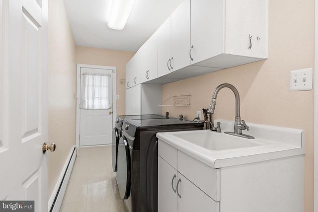 1939 STIRLING DR, Lansdale, PA 19446