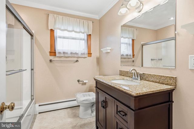 1939 STIRLING DR, Lansdale, PA 19446