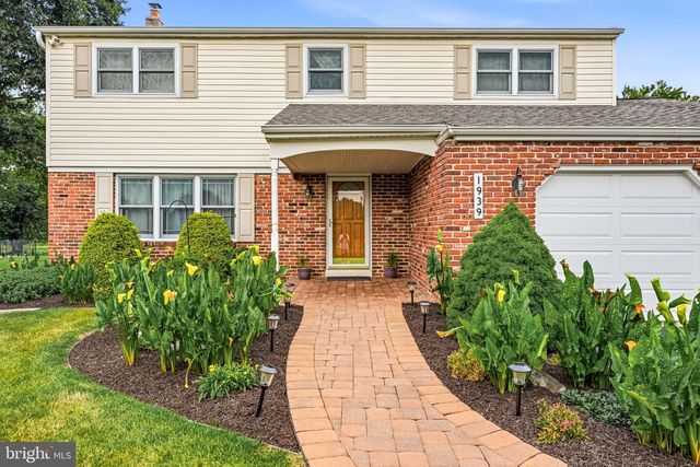 1939 STIRLING DR, Lansdale, PA 19446