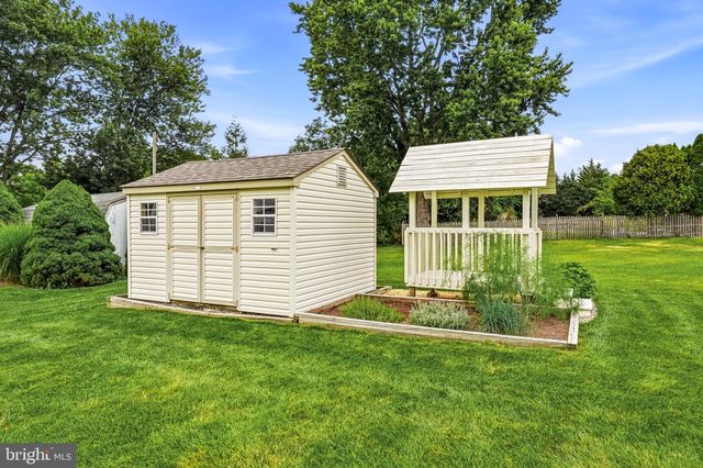 1939 STIRLING DR, Lansdale, PA 19446